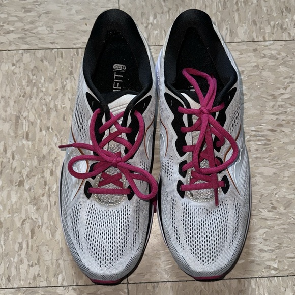 Saucony Ride14 Woman’s Lifestyle Running Shoes in Fog/Cherry size 11.5 S10650-55 - Picture 6 of 16